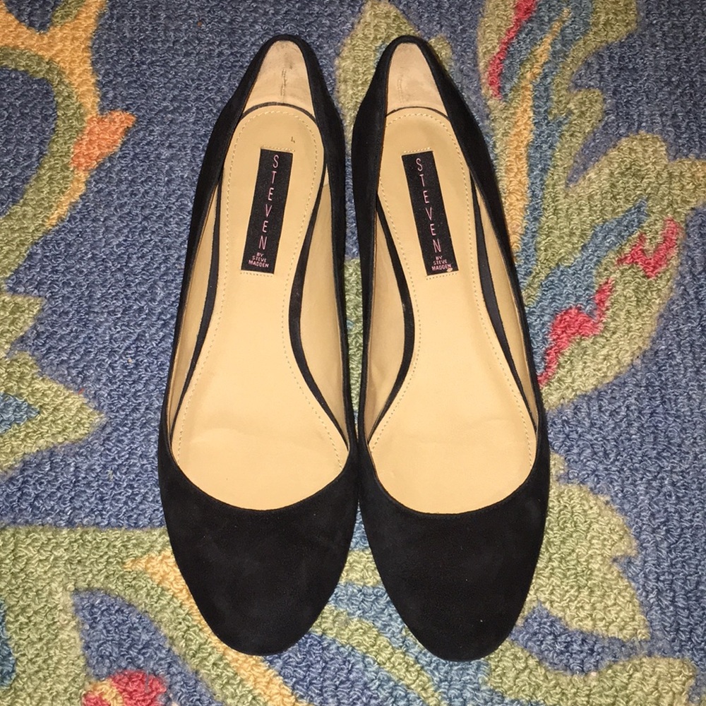 STEVEN by Steve Madden Black Suede Kitten Wedge
